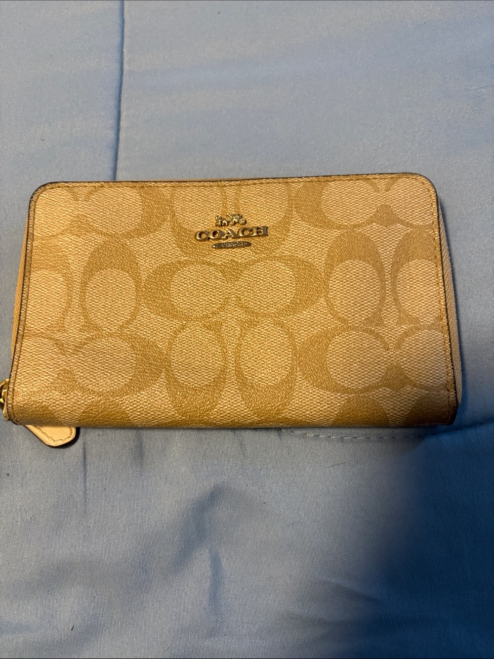 Coach Zip-Around wallet in Khaki with Gold Logo